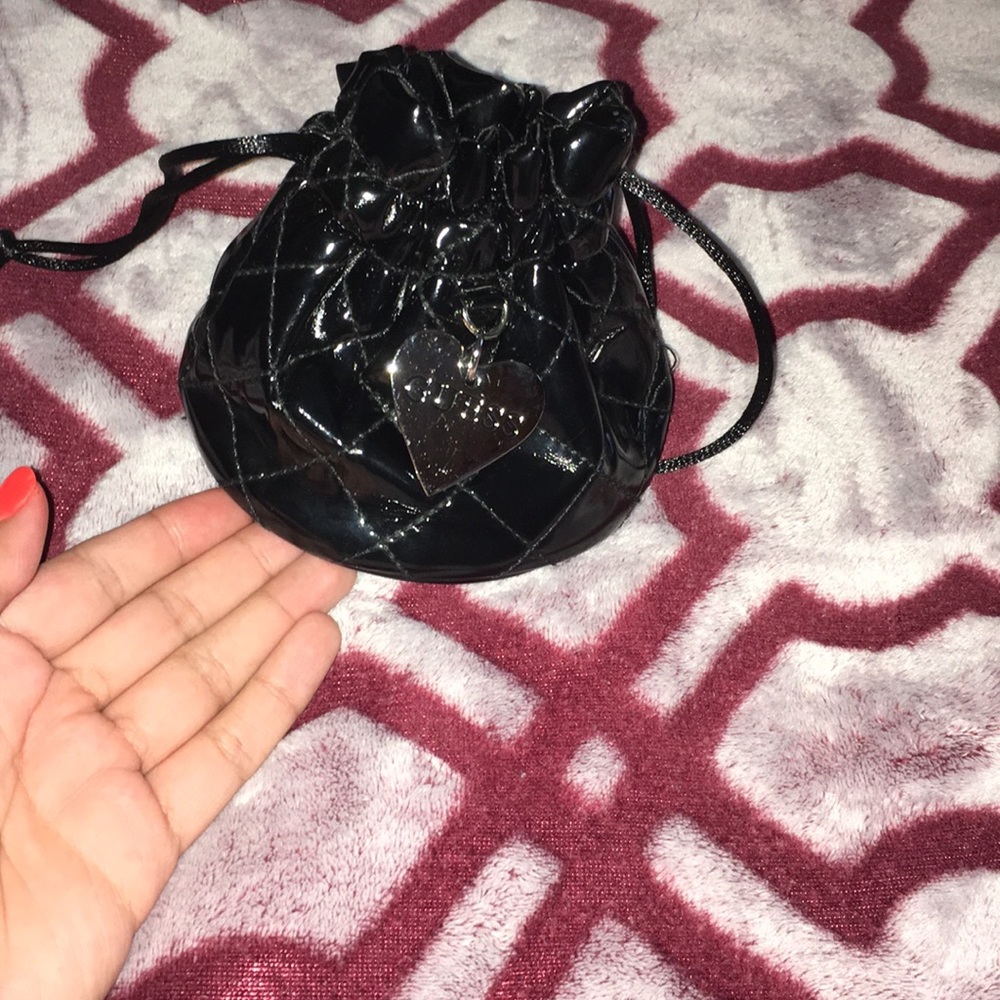Guess pouch💋